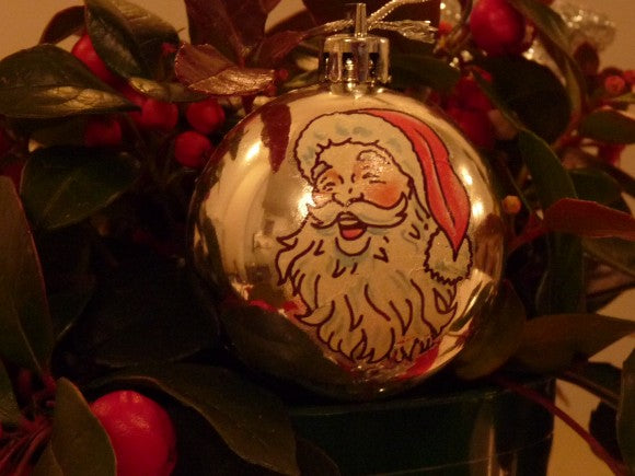 Boules de Noël - décoration avec des tatouages ​​temporaires de père Noël