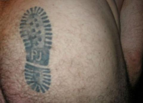 footprint-boot-butt-tattoo